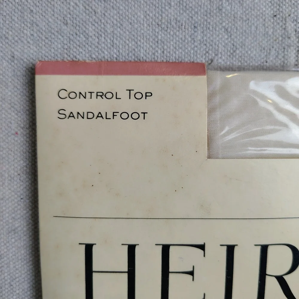 NWT Heiress Womens SZ Tall Light Support Pantyhose Ivory Control Top Vintage